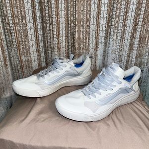 Vans Off The Wall ultra range Old Schools All white